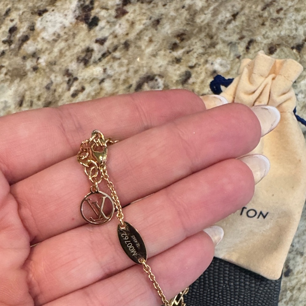 Louis Vuitton Gold Pendant Necklace - Picture 2 of 3